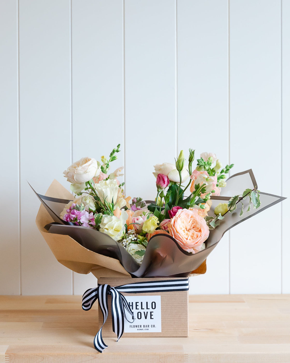Vase Arrangement — Classic - FLOWER  BAR CO.