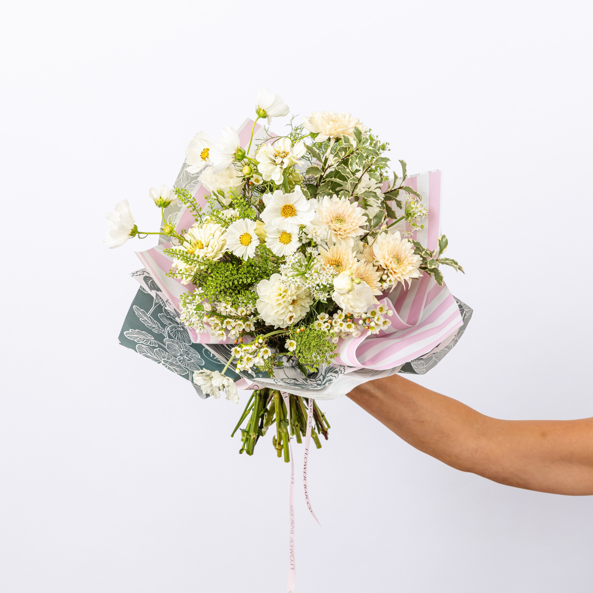 CLASSIC HAND TIED BOUQUET