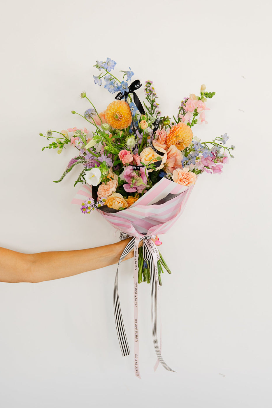 Classic hand tie bouquet, wrapped flower bouquet