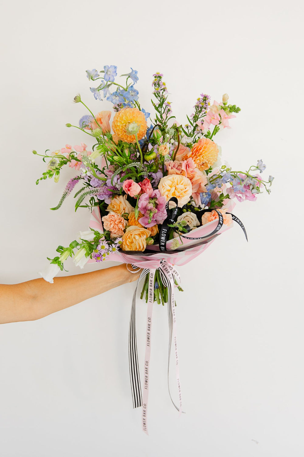 Classic hand tie bouquet, wrapped flower bouquet